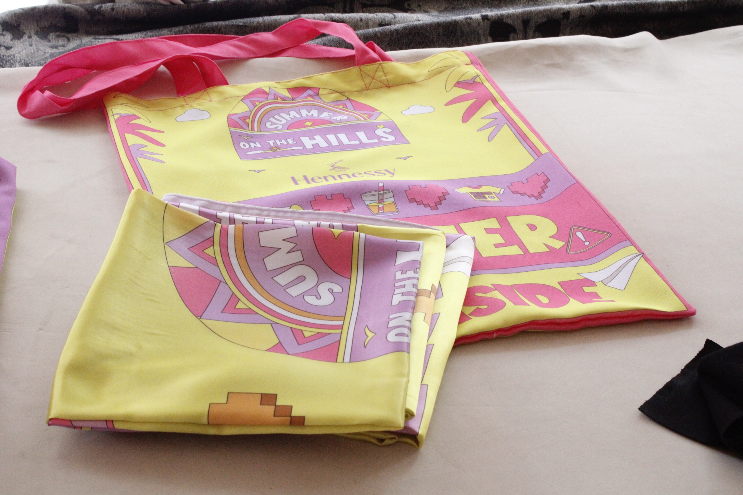 Call CapitalPrint.. 020-7785-880 To Design Your Own Tote Bags Adding your Personal designs Even your Style and Brand Name The Right Way & Stand Out, We Design To Any Dimension Of Your Choice... 